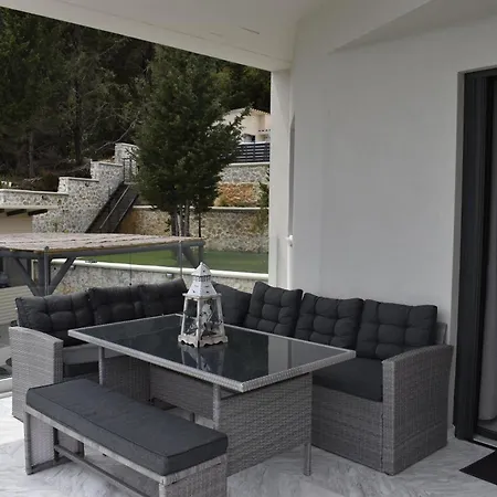 Ionian Hospitality νησω 6