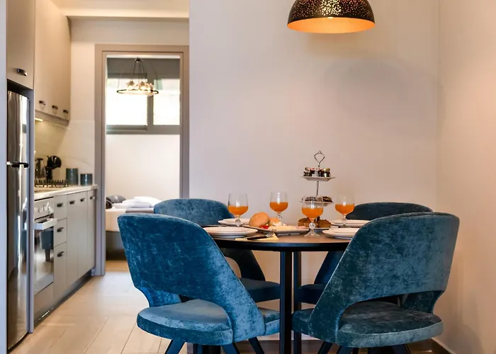 Ionian Hospitality & Никиана