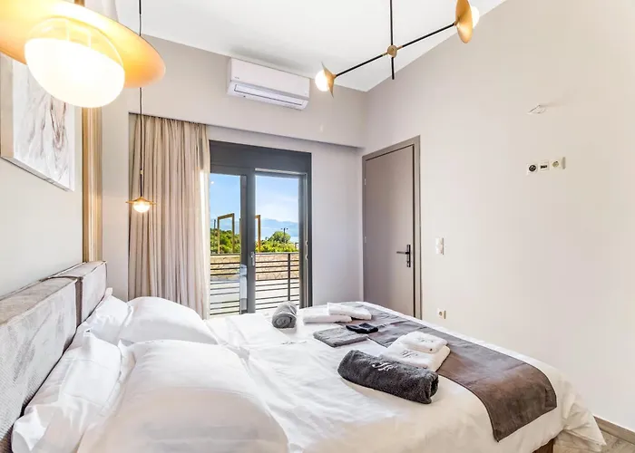 Ionian Hospitality & Апартаменты